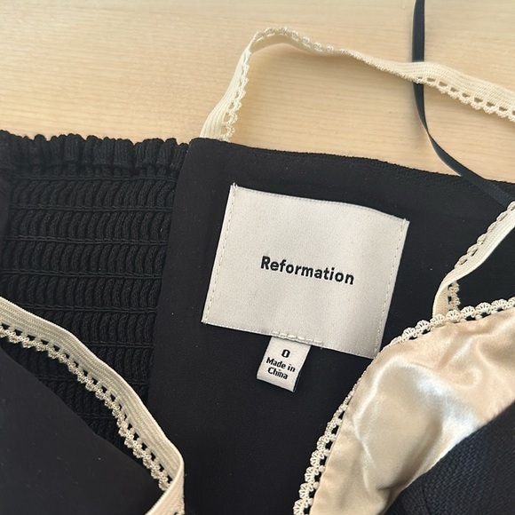 NEW Reformation Melanie Strappy Top Woven Silk Contrast  Black | size 0 - Picture 10 of 11